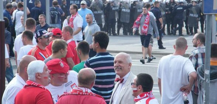 Korwin- Mikke dla Fronda.pl: Poza chuliganami nie widziałem żadnej wrogości Polaków do Rosjan