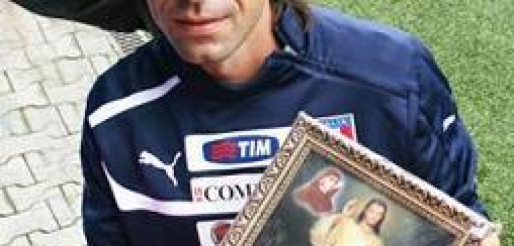 Andrea Pirlo otrzymał od działaczy Cracovii obraz Jezusa Miłosiernego