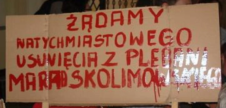 Były proboszcz okupuje plebanię. Mogło dojść do linczu!