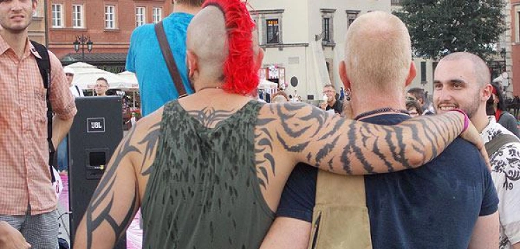 I nawet niebo było przeciwko nim, czyli protest środowisk LGBT w Warszawie. Fotoreportaż