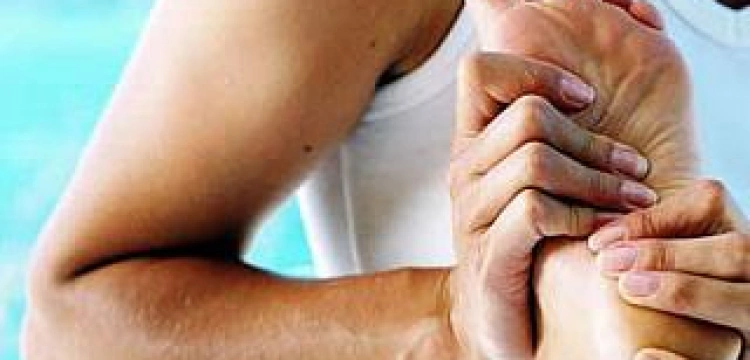 Totalitaryzm w garniturach od Armaniego