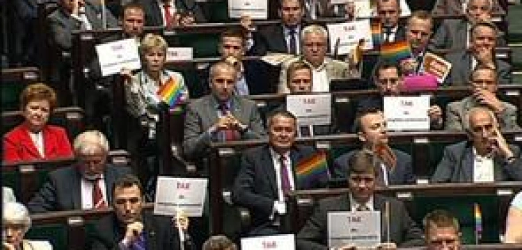 Homo-porażka. Sejm nie zajmie się związkami partnerskimi
