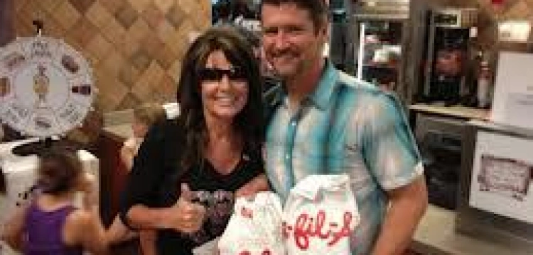 Fast food pro-life. Po atakach liberałów przeżywa oblężenie klientów