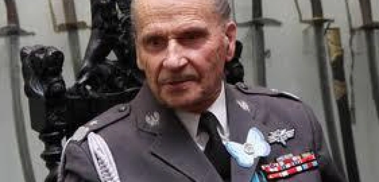 Gen. Ścibor-Rylski nie ma pretensji do młodzieży, ale "grupy oszołomów"