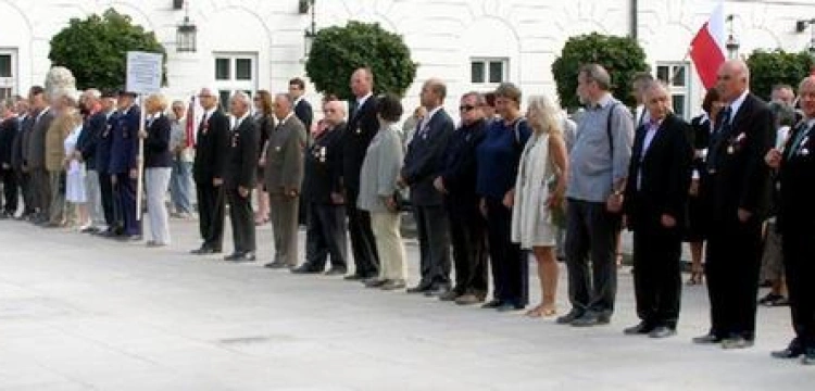 Żaryn dla Fronda.pl: Stańmy wspólnie do warty honorowej