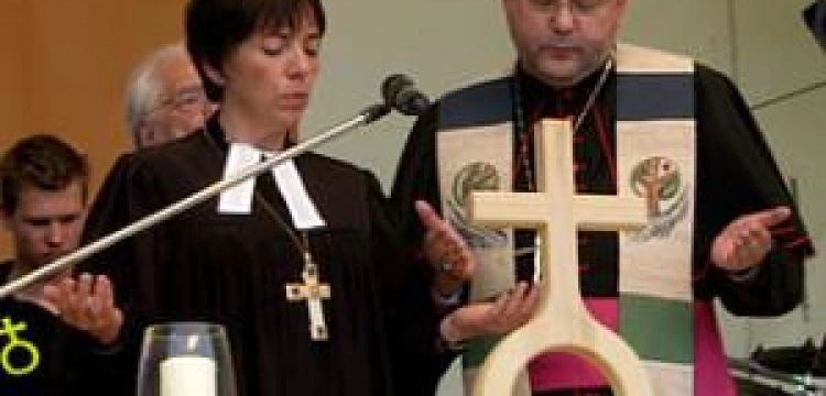 Co się dzieje z niemieckim Kościołem?