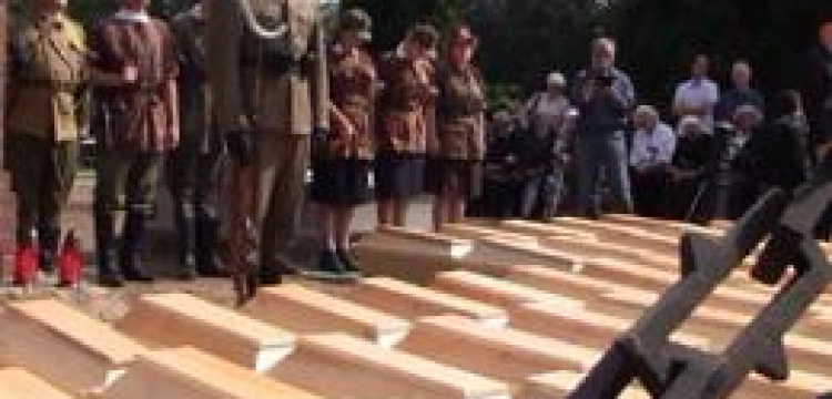 Fronda TV: uroczystość przeniesienia szczątków ofiar systemu komunistycznego na Powązkach