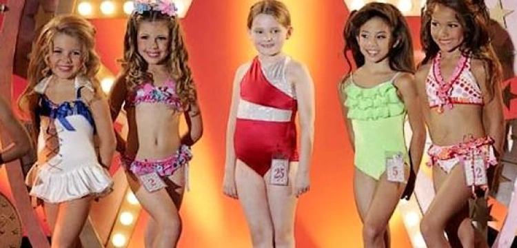 "Na BeautyCampy dziewczynki z oazy raczej nie jeżdżą", czyli o obozach dla przyszłych celebrytek w wieku... siedmiu lat