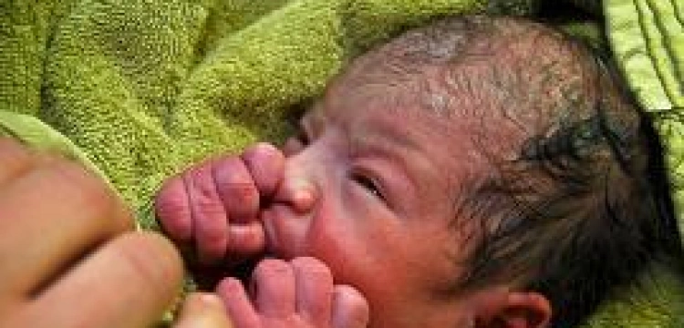 Polscy żołnierze znaleźli w Afganistanie niemowlę. Dziewczynkę nazwano Pola