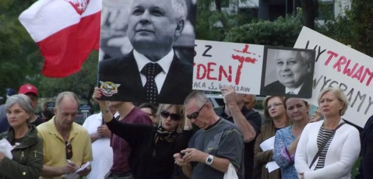 Protest pod konsulatem w Chicago. Zobacz zdjęcia