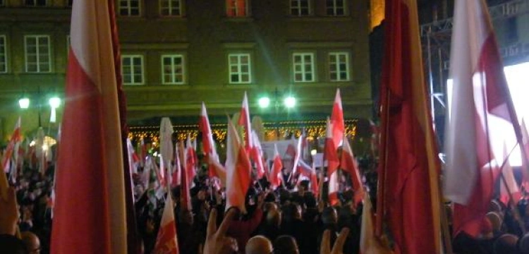Wieczone obchody trzeciej rocznicy katastrofy smoleńskiej. Zobacz fotoreportaż