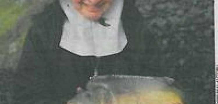 Siostry zakonne sprzedają karpie, by mieć na opał