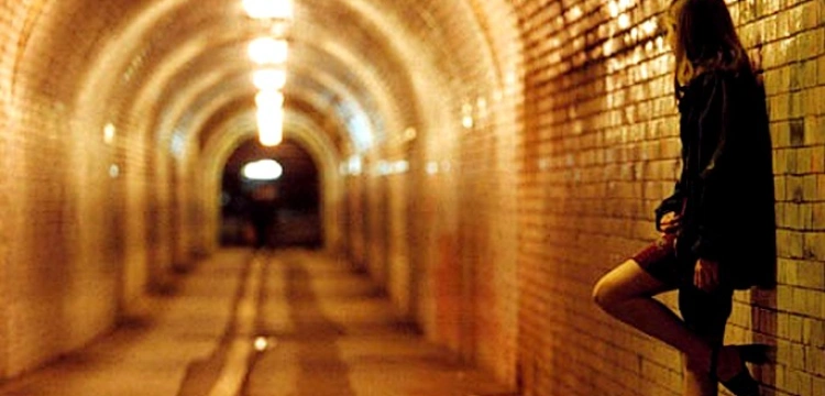 Handel kobietami, czyli neonaziole ramię w ramię z sutenerami 