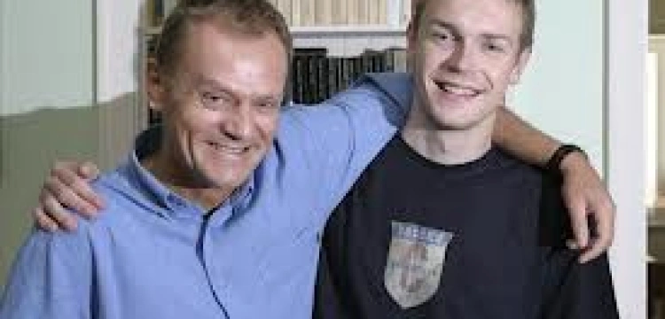 "Fakt" musi przeprosić młodego Tuska