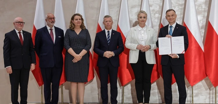 Prezydent podpisał ustawę o wybranych zawodach medycznych