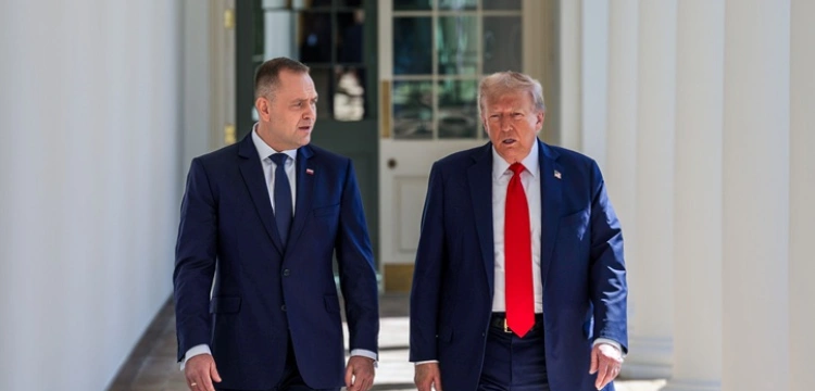 Prezydent Nawrocki wydłuża wizytę w USA. W centrum rozmów bezpieczeństwo i Polonia