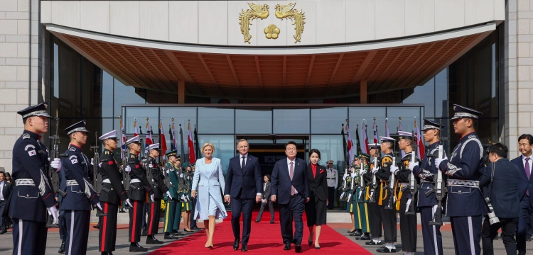 Prezydent Duda w Seulu. Spotkał się z Yoon Suk–yeolem