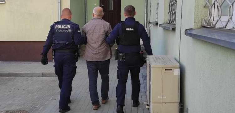 Poszedł do urzędu, wyciągnął sierp. Grożą mu 3 lata więzienia