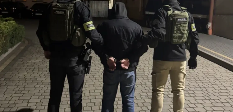 Ukrywał się 16 lat. Ścigany czerwoną notą interpolu wpadł w ręce policji