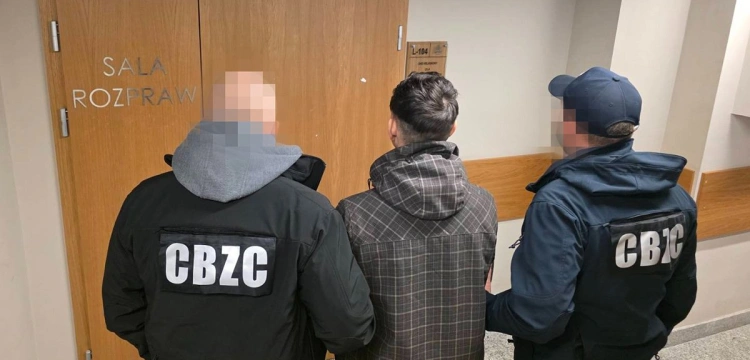 Podejrzewany o poważne przestępstwa Rosjanin aresztowany. Do Polski trafił jako uchodźca