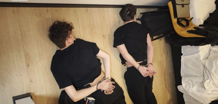 Oszustwa „na pracownika banku”. Trzech Ukraińców trafiło do aresztu