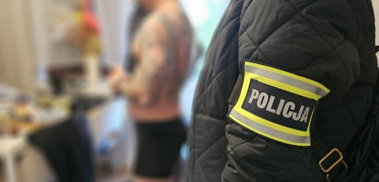 Skradzione auta był warte niemal 9 mln zł. Policja zatrzymała 9 członków gangu