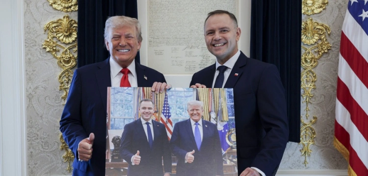 Zagraniczny portal o spotkaniu Nawrockiego z Trumpem: Tusk powinien być wdzięczny!