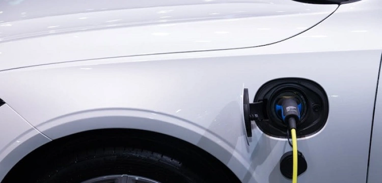 Czy w Polsce można bez problemu naładować elektryka?