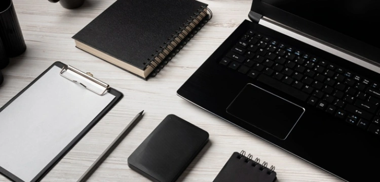 Gadżety do biura jako wsparcie komunikacji wewnętrznej - jak utrwalić hasła i wartości? [Materiał promocyjny]