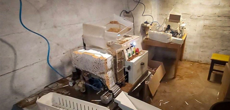 Cela plus: Likwidacja fabryki lewych papierosów. Policjanci znaleźli też amfetaminę