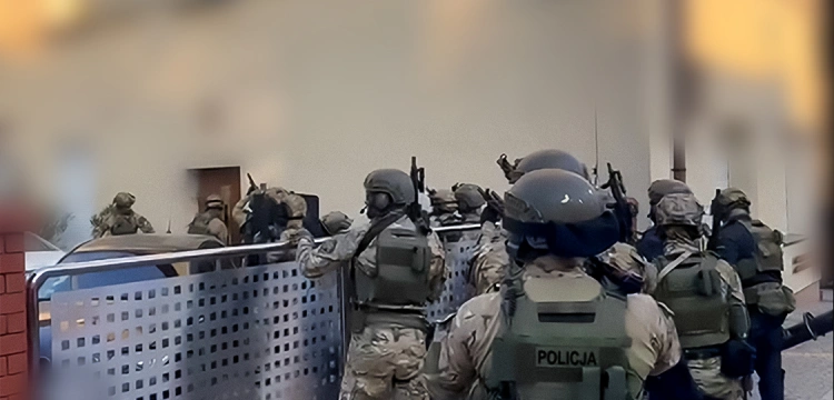 Cela plus: Likwidacja fabryki sterydów. Zatrzymano 9 osób