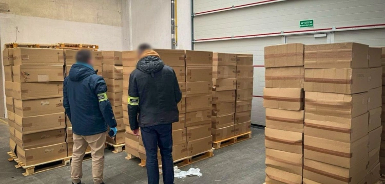 8 mln „lewych” papierosów. Policja zatrzymała 3 osoby