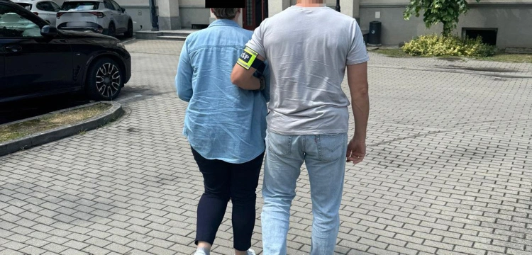 Wyłudzili dziesiątki milionów z refundacji leków. Rozbito grupę przestępczą