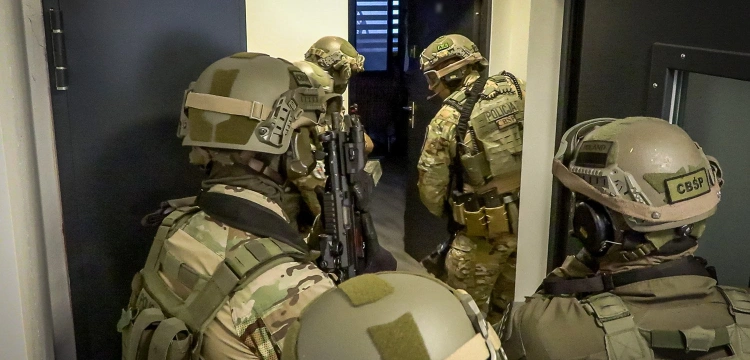 Mocne uderzenie w grupę przestępczą. Straty Skarbu Państwa oszacowano na 370 mln zł!