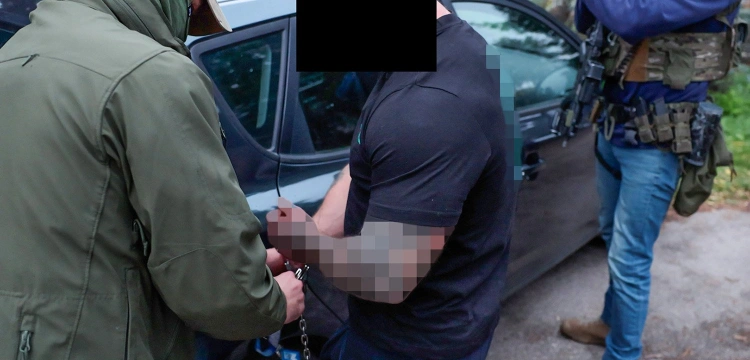 Rozbicie brutalnej grupy przestępczej. 21 osób w rękach policji