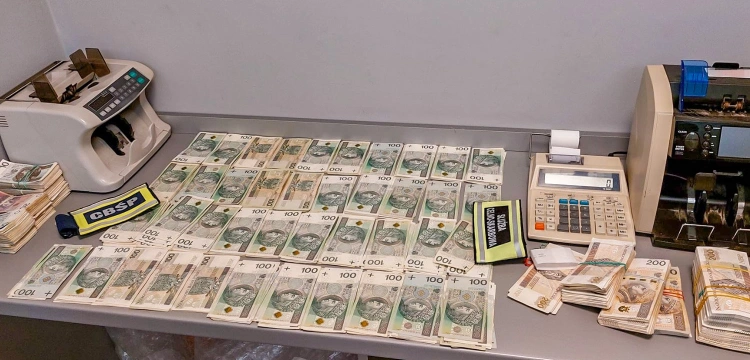 Wyłudzenia VAT: Rozbito grupę przestępczą – 20 osób w rękach policji