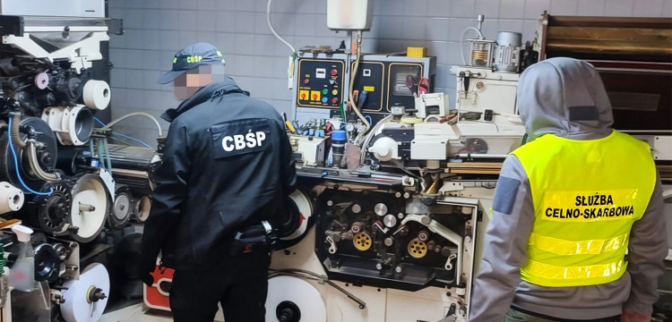 CBŚP: Fabryka „lewych” papierosów rozbita. Zabezpieczono towar wart ponad 12 mln zł