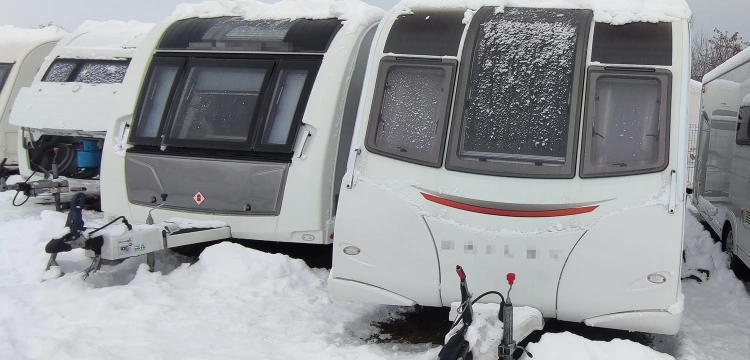 Handlowali skradzionymi przyczepami kempingowymi. Zabezpieczony mienie warte miliony złotych