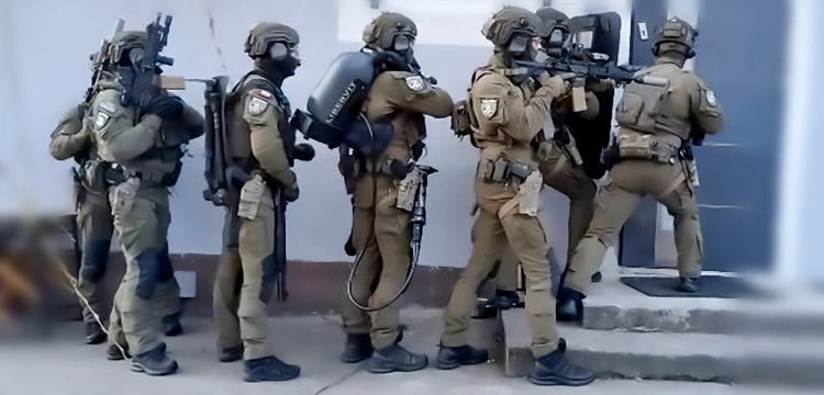 Cios w międzynarodową grupę narkotykową. Trzy osoby w rękach policji