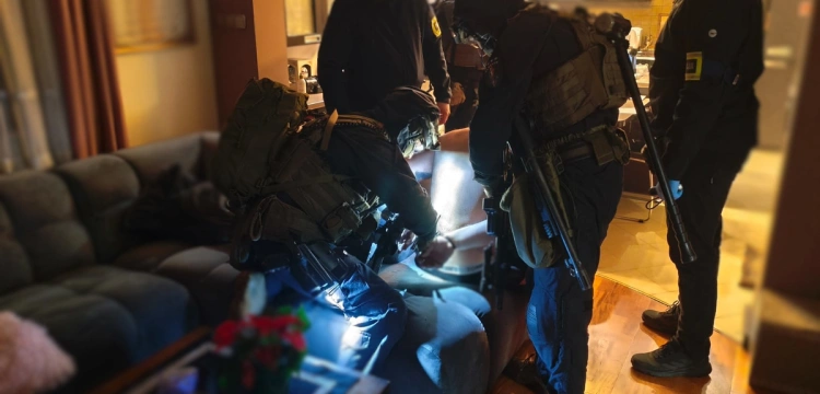 Przebrali się za policjantów i napadli Ukraińców. Myśleli, że nikt się nie dowie