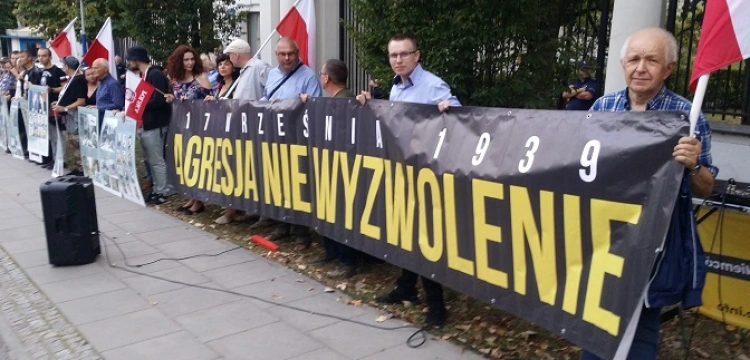 Tylko u Nas! [Foto, Wideo] Manifestacja w rocznicę 17 września 1939. Bąkiewicz i Kluby Gazety Polskiej