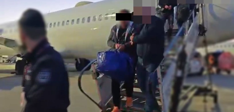 Groźny przestępca w rękach „łowców głów”! Zatrzymali go w Hiszpanii i ekstradowali do Polski