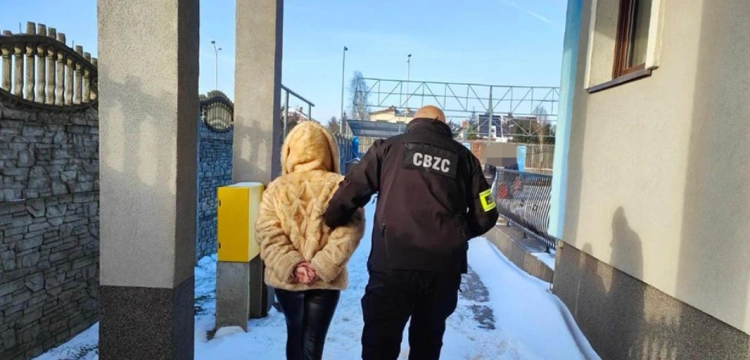 Wysyłali fałszywe SMS o dopłatach do paczek. Oszuści zatrzymani