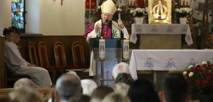 Abp Jędraszewski: tylko budowanie na Chrystusie pozwoli ocalić siebie i swoją tożsamość