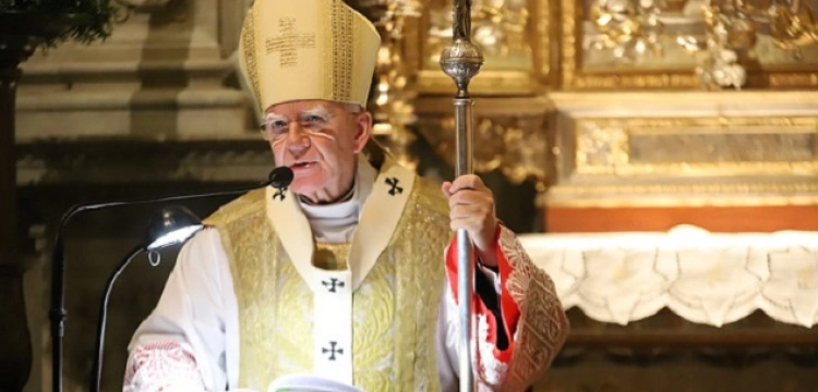 Abp Jędraszewski w trakcie rorat na Wawelu: Chrześcijanie swoim stylem myślenia i postępowania mają ukazywać Chrystusa