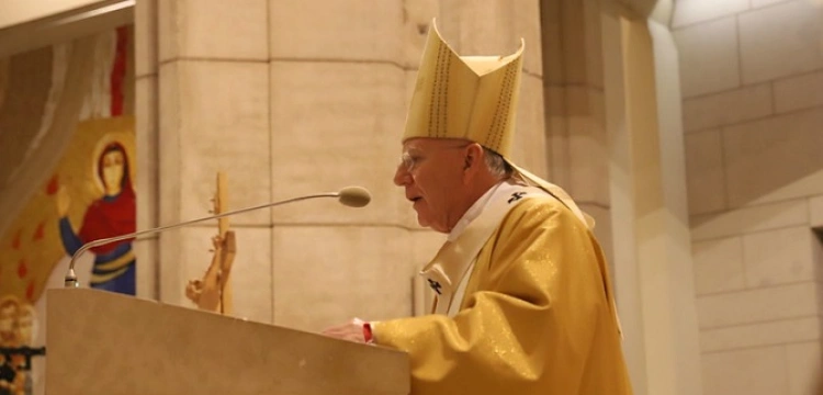 "Sens istnienia człowieka odnajduje się w przedłużaniu stwórczego dzieła Boga" - Abp Jędraszewski na zakończenie II Międzynarodowego Kongresu dla Małżeństwa i Rodziny