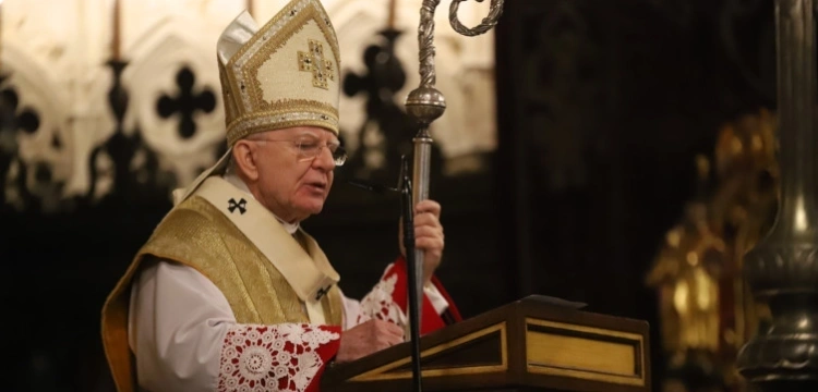 Abp Jędraszewski przy grobie św. Jana Pawła II: Papież przypomniał nam, co znaczy budować na skale