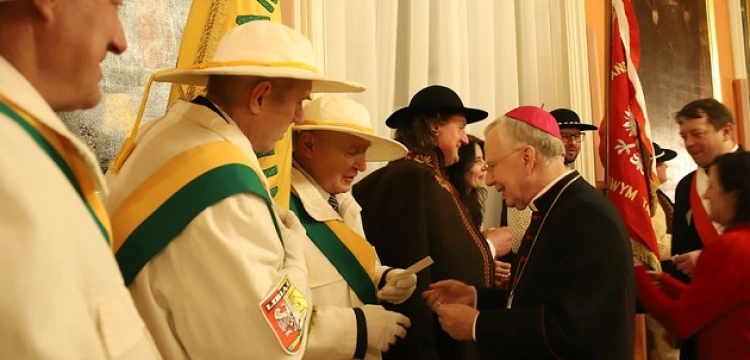 Abp Jędraszewski do pszczelarzy, sadowników i leśników: na człowieku spoczywa odpowiedzialność za dobro, jakim jest świat
