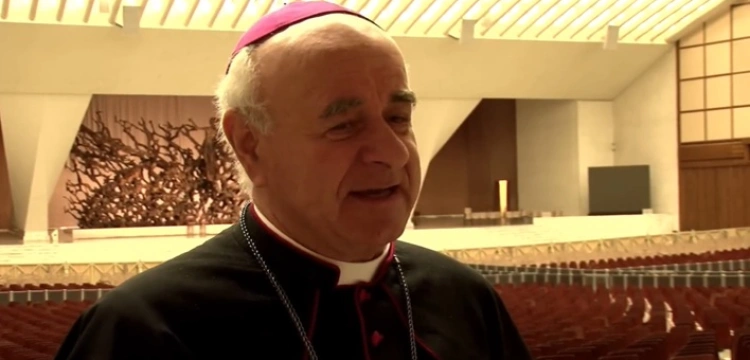 Abp Paglia: Potrzeba traktatu chroniącego ludzi przed robotami-zabójcami