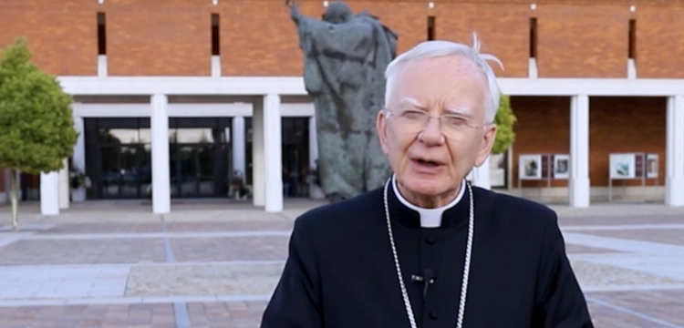 Abp Jędraszewski na nowy rok szkolny: Wzrastajcie na sposób Pana Jezusa